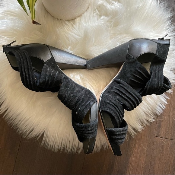 Seychelles Vulture Open Toe Suede Sandals - Picture 3 of 8